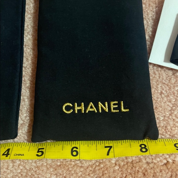 CHANEL (3) pieces Black and Gold Pouch Trio - Picture 3 of 8